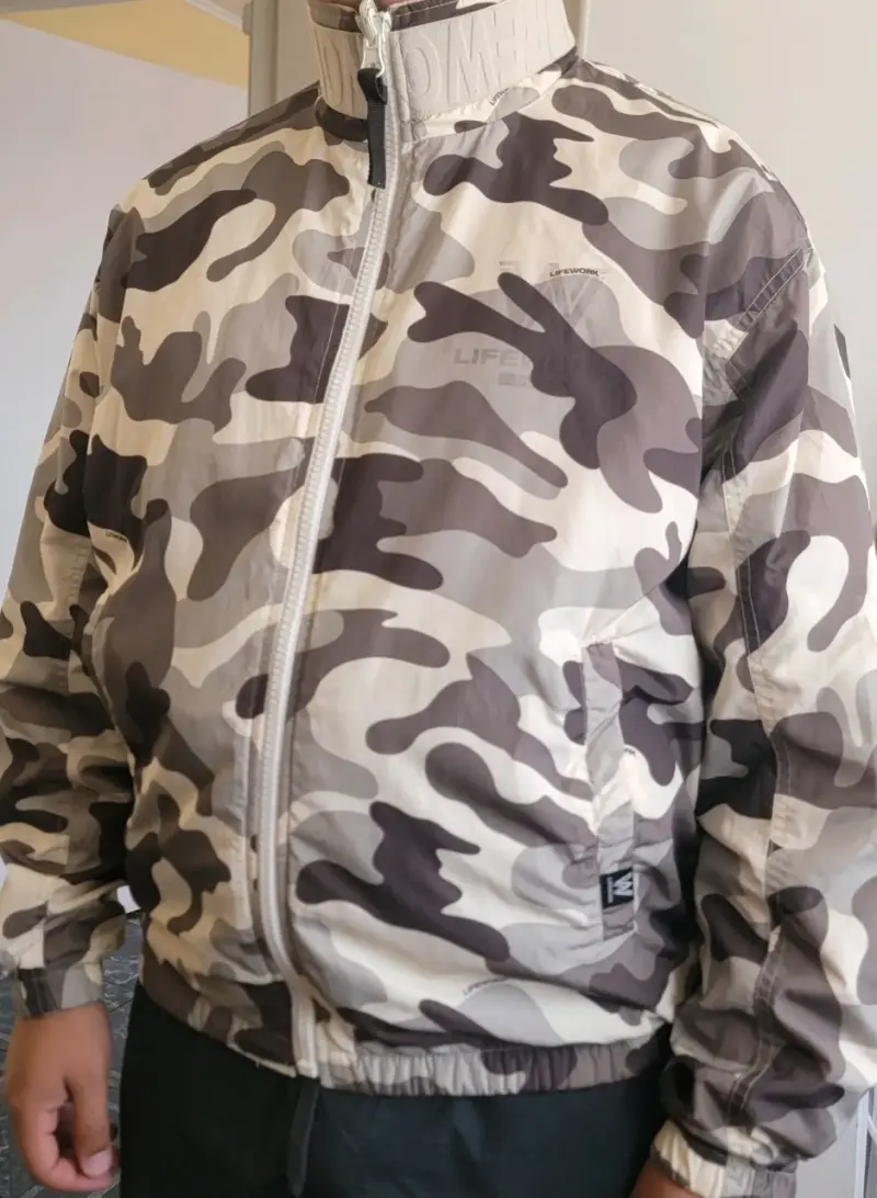 Chaqueta Lifework reversible con diseño de bulldog - 4