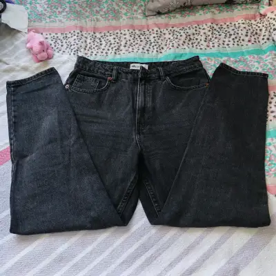 Jeans negros de mezclilla Zara para mujer - miniatura 1