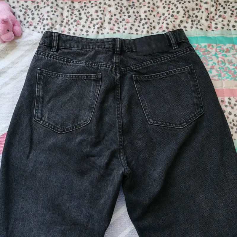 Jeans negros de mezclilla Zara para mujer - 2