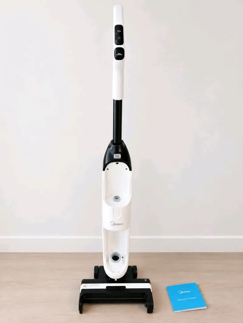 Aspiradora vertical Midea con accesorios - 1