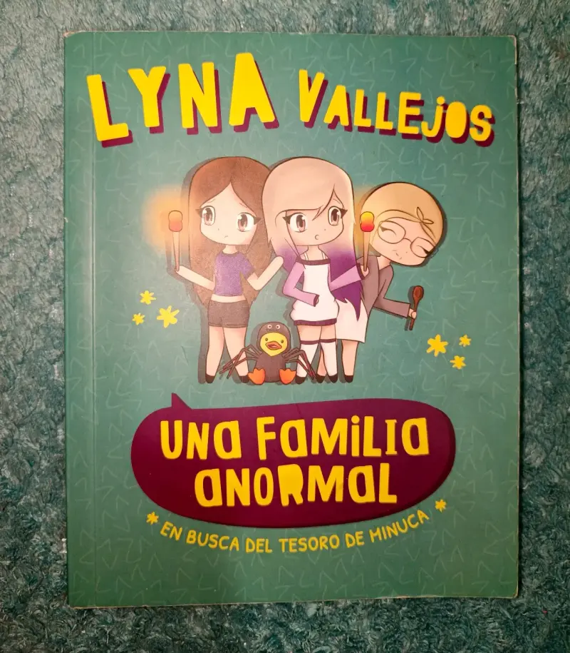 Colección de libros Una Familia Anormal de Lyna Vallejos - 3