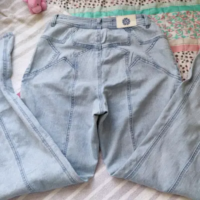 Jeans de mujer Denim con diseño de estrella - miniatura 2