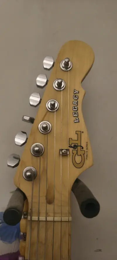 Guitarra eléctrica G&L Legacy sunburst - miniatura 2