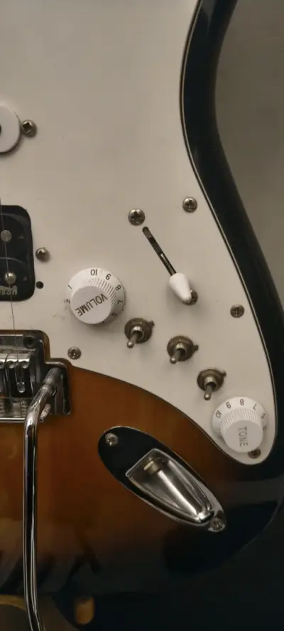 Guitarra eléctrica G&L Legacy sunburst - miniatura 3