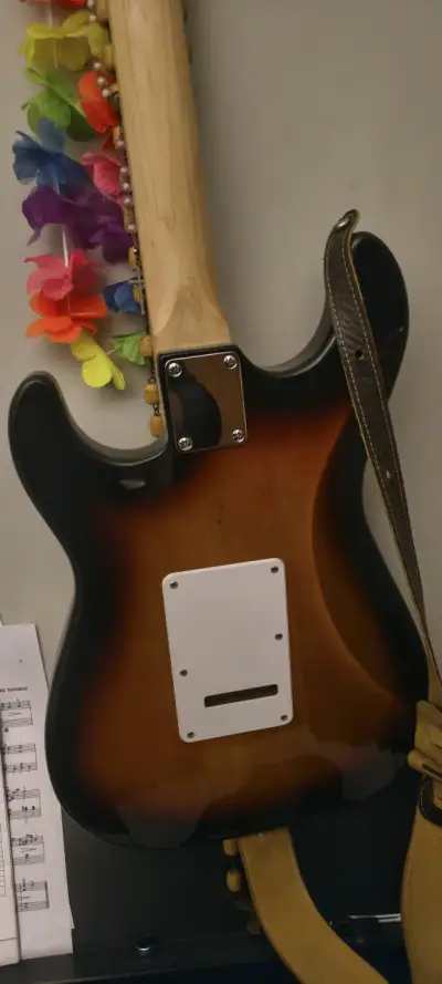 Guitarra eléctrica G&L Legacy sunburst - miniatura 4