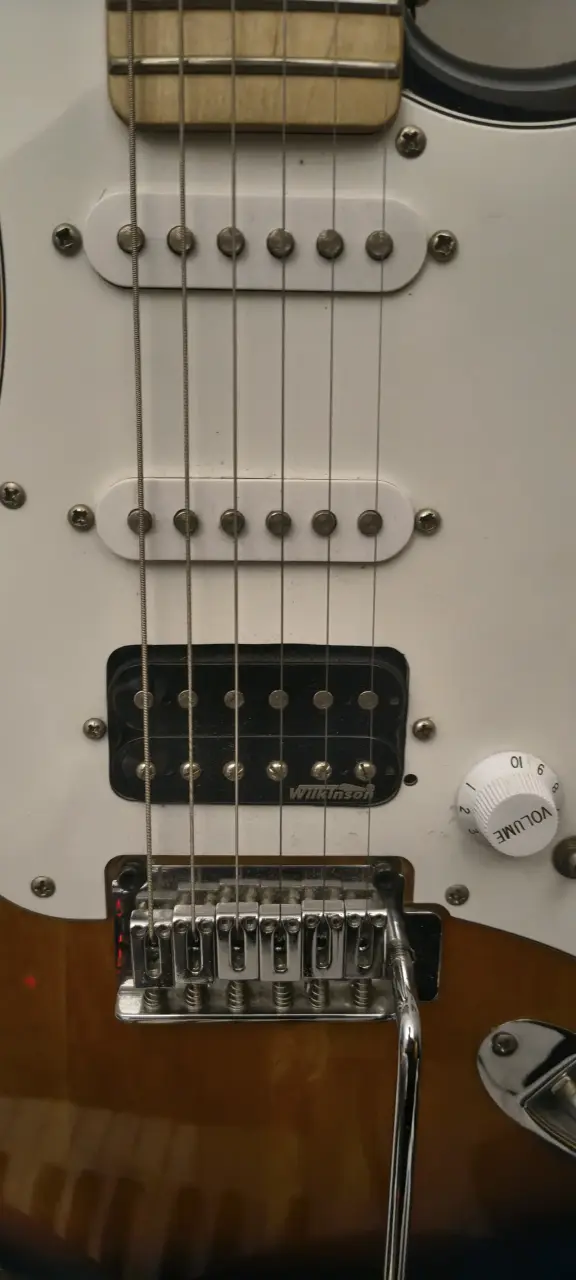 Guitarra eléctrica G&L Legacy sunburst - 5