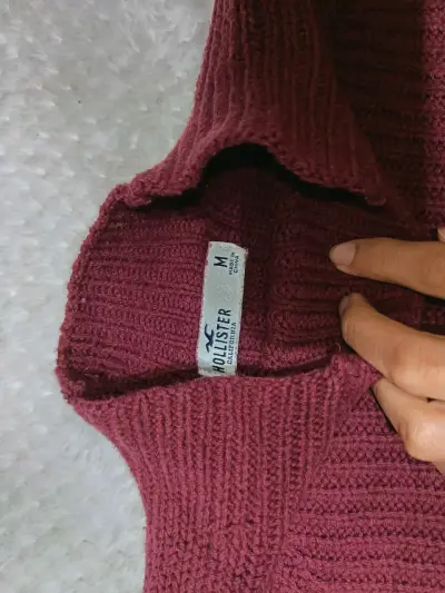 Suéter burdeos de punto para mujer Hollister - miniatura 2