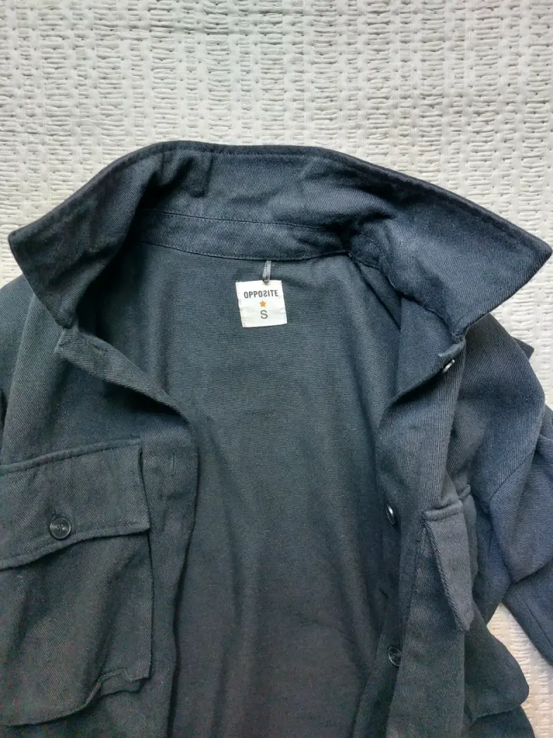 Camisa negra y Blazer Divide - 2