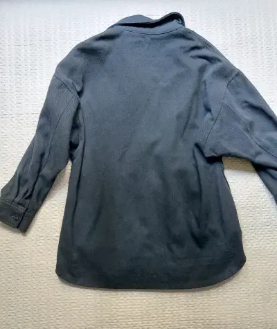 Camisa negra y Blazer Divide - miniatura 3