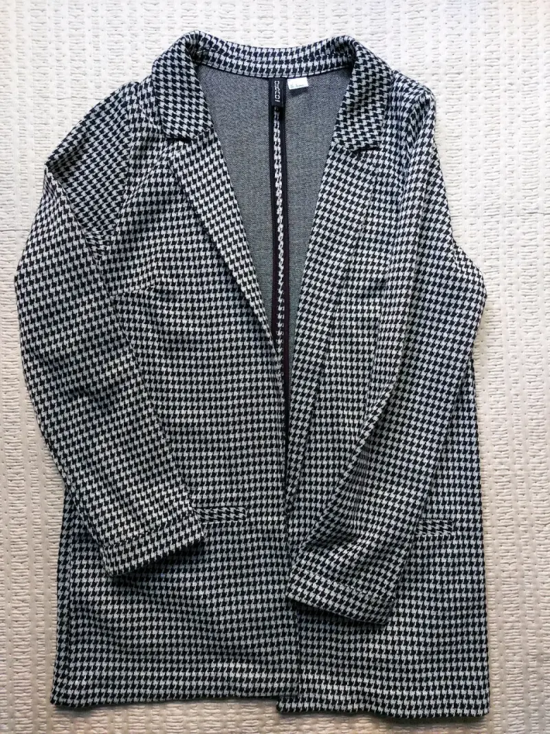 Camisa negra y Blazer Divide - 4