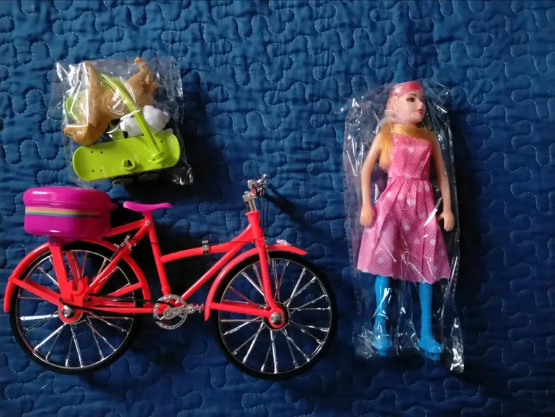 Muñeca con bicicleta y perrito juguete musical - 2