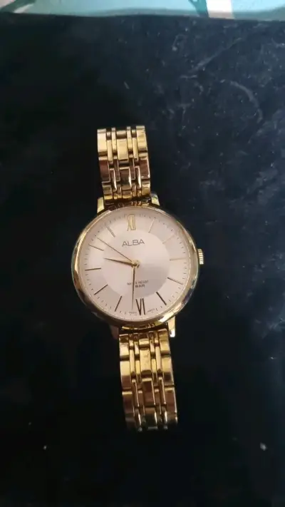 Reloj dorado de pulsera Alba resistente al agua - miniatura 1