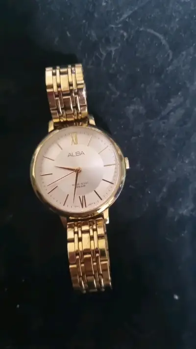 Reloj dorado de pulsera Alba resistente al agua - miniatura 2