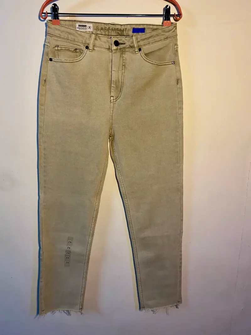 Jeans mujer beige marca Basement - 1