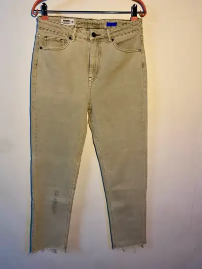 Jeans mujer beige marca Basement - miniatura 1