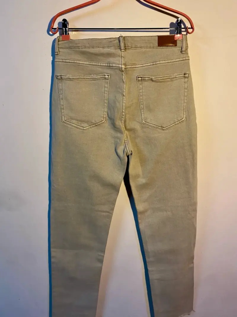 Jeans mujer beige marca Basement - 2