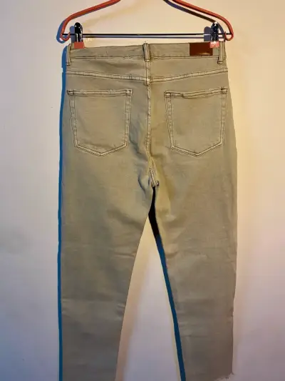 Jeans mujer beige marca Basement - miniatura 2