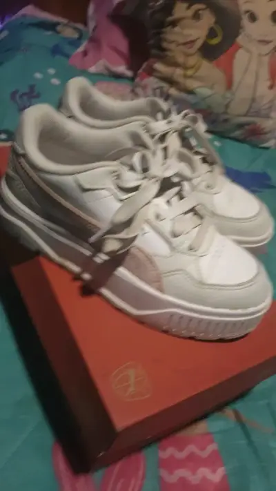 Zapatillas blancas Puma para niña - miniatura 1
