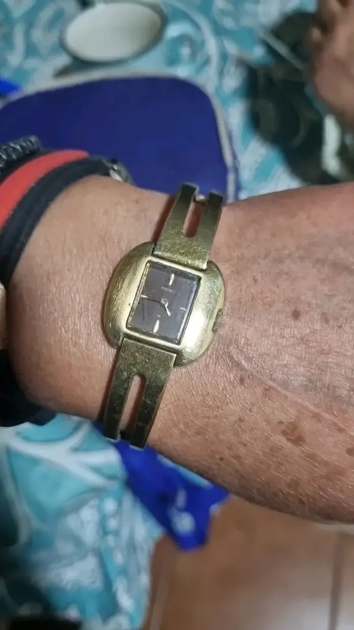 Reloj vintage Seiko dorado para mujer - 3