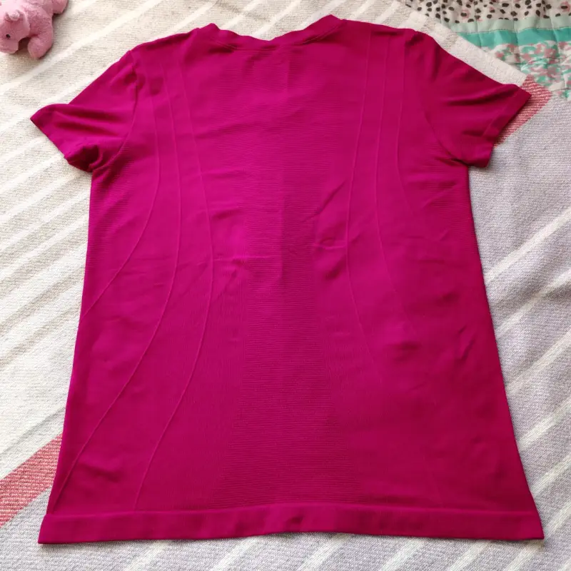 Polera deportiva fucsia para mujer - 2