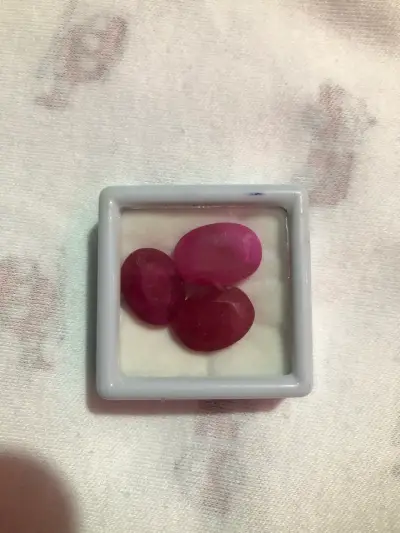 Lote de Rubíes Ovalados Facetados - miniatura 1