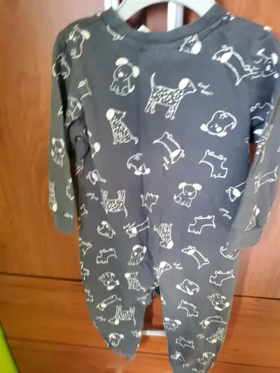 Pijama navideño para bebé con diseño de reno - miniatura 2