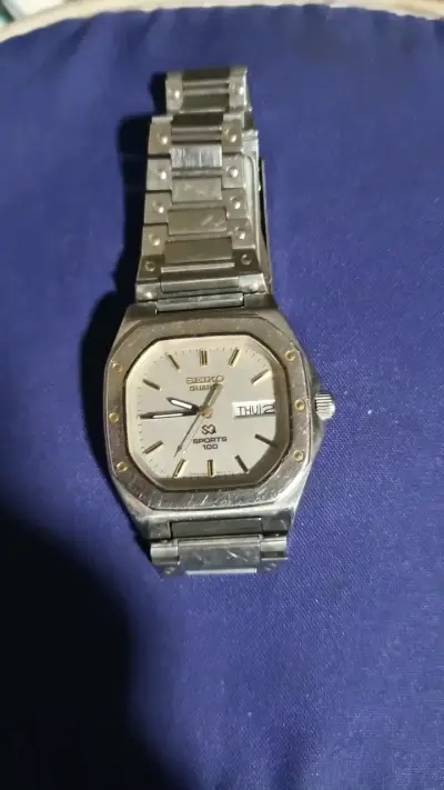Reloj Seiko Quartz Sports 100 para Hombre - miniatura 1