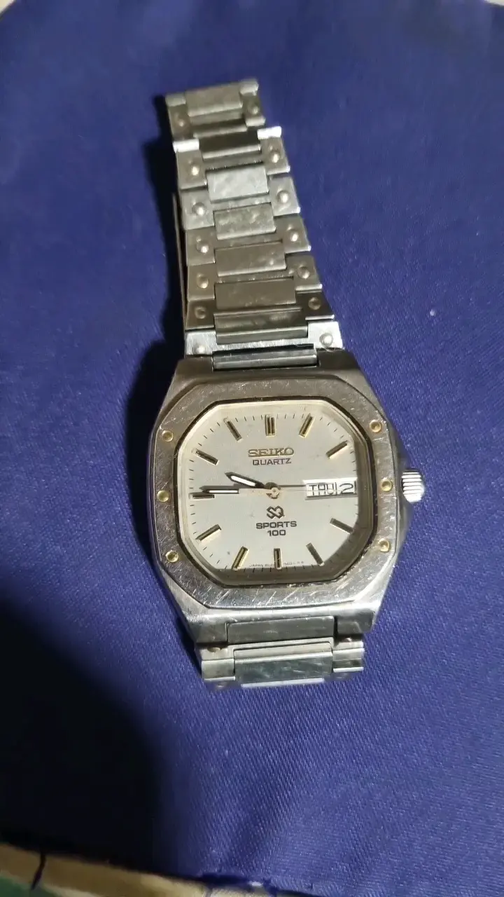 Reloj Seiko Quartz Sports 100 para Hombre - 4