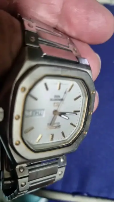 Reloj Seiko Quartz Sports 100 para Hombre - miniatura 6