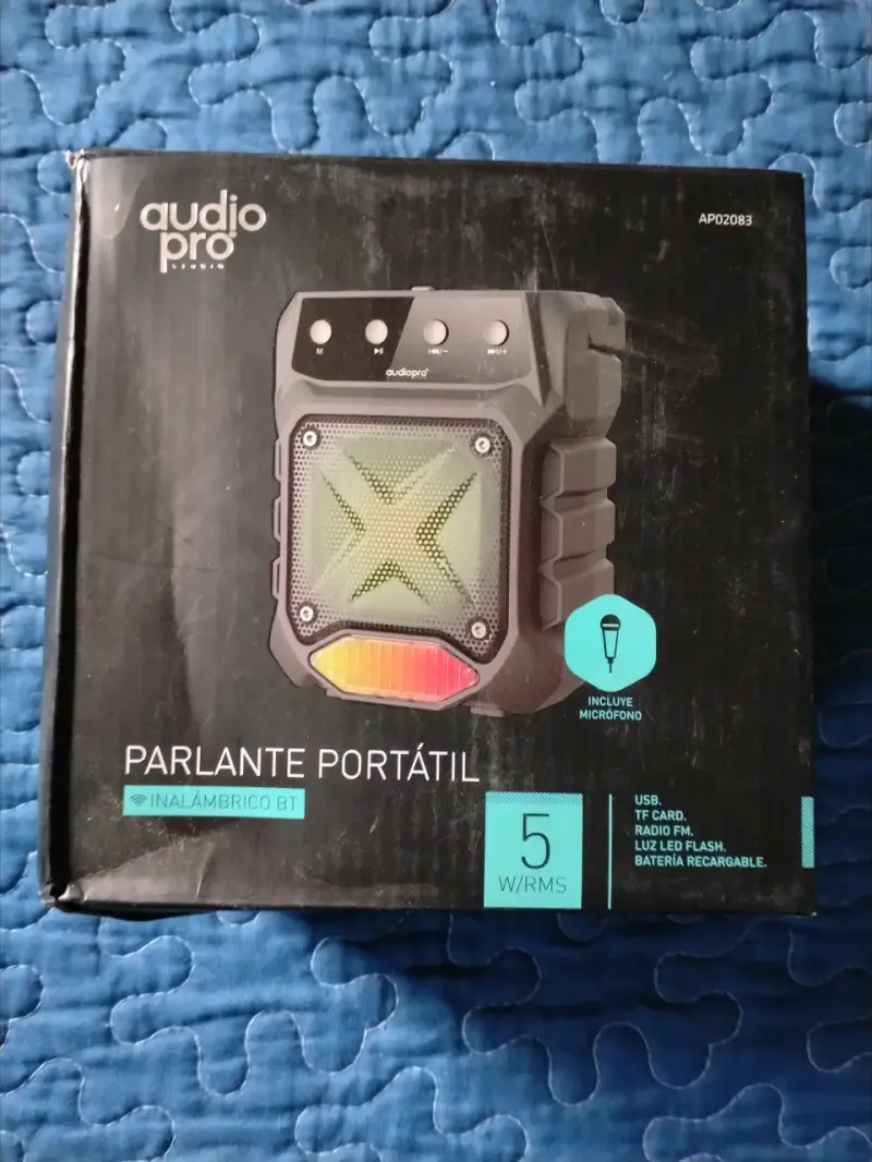 Parlante portátil Audio Pro con micrófono - 2