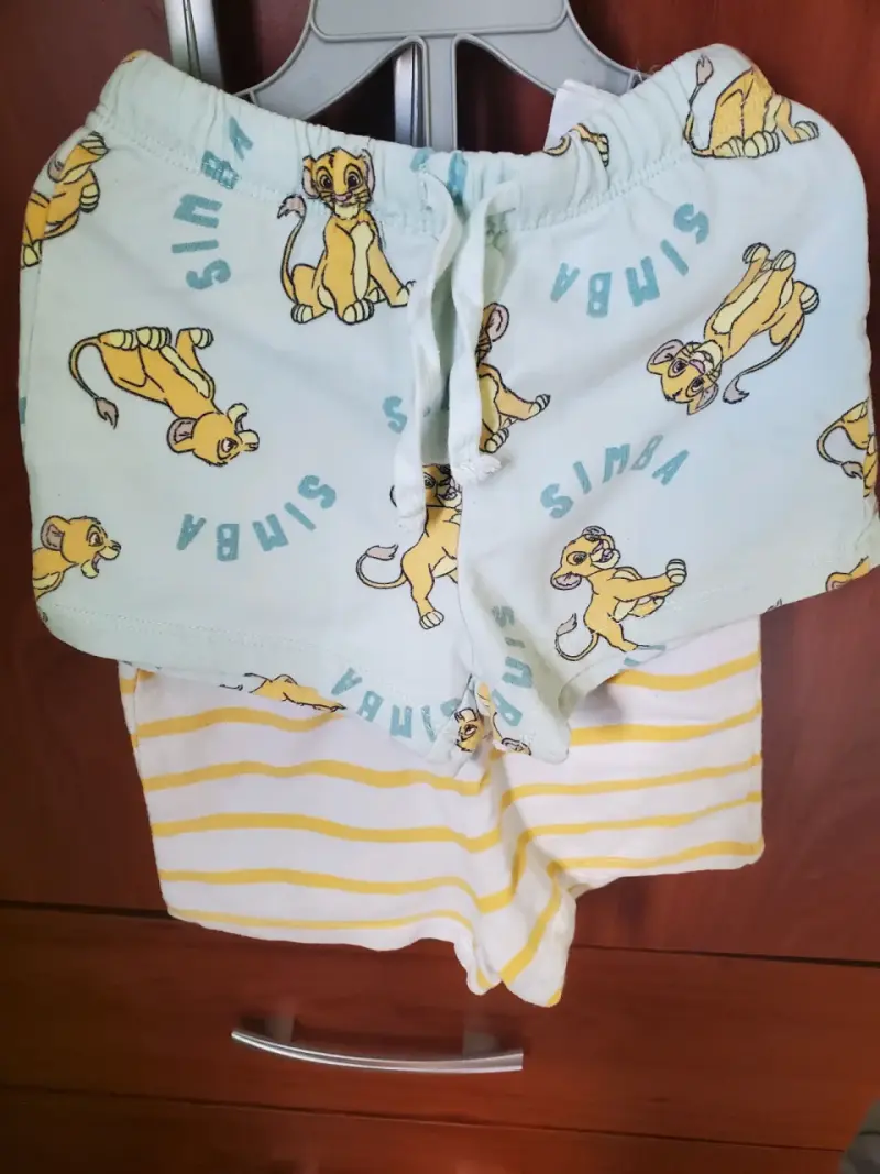Conjunto de ropa infantil variado - 2
