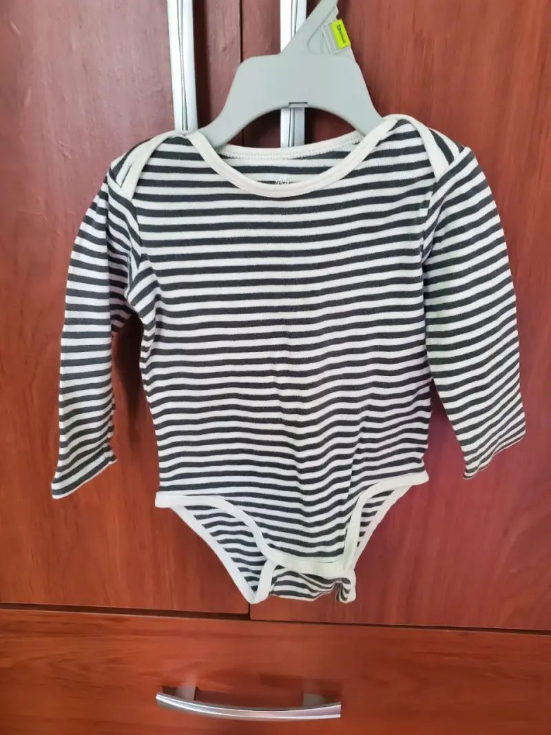 Conjunto de ropa infantil variado - 4