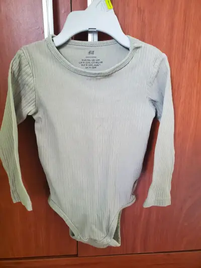Conjunto de ropa infantil variado - miniatura 6