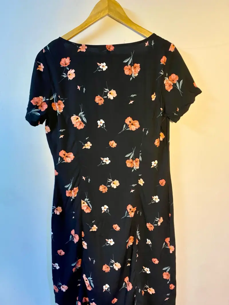 Maxi vestido floral negro H&M con botones - 2