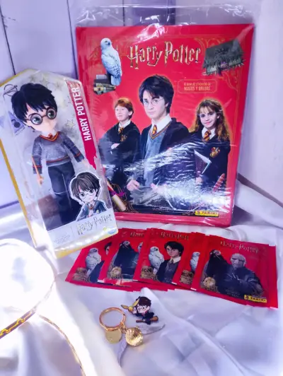 Set de colección Harry Potter con muñeco y álbum - miniatura 1