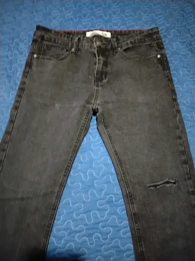 Jeans negros Fiorucci talla 46 con diseño desgastado - miniatura 1