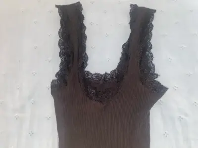Vestido gris oscuro de encaje - miniatura 2