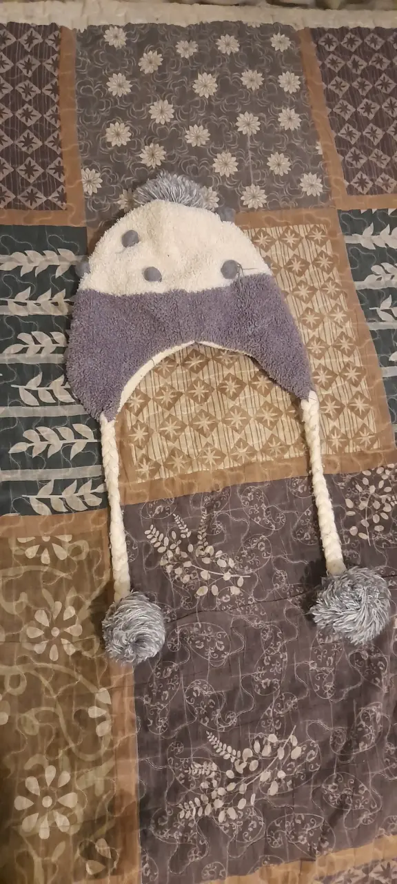 Gorro de lana con pompones para invierno - 2