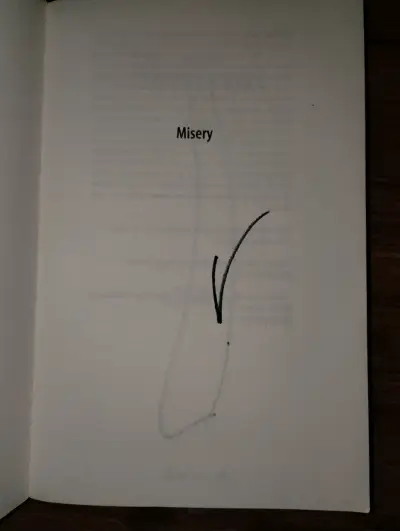 Libro 'Misery' de Stephen King en buen estado - miniatura 2