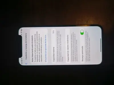 iPhone 12 con batería al 78% en buen estado - miniatura 1