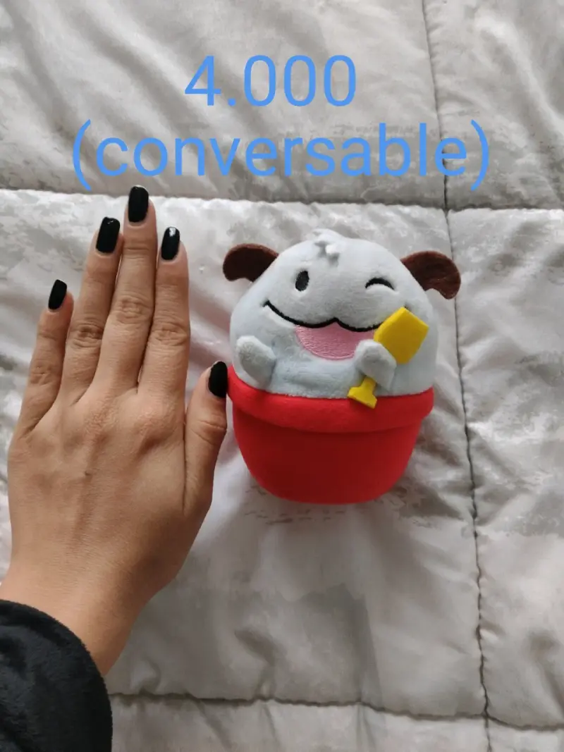 Peluche pequeño de perrito sonriente