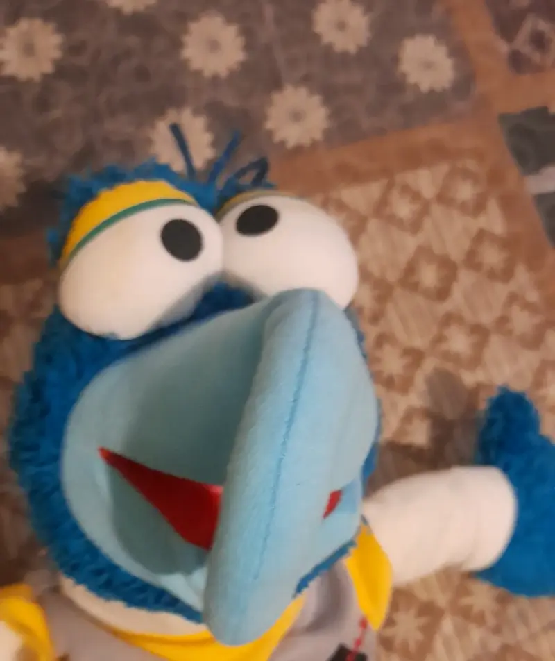 Peluche de personaje azul con nariz grande - 3