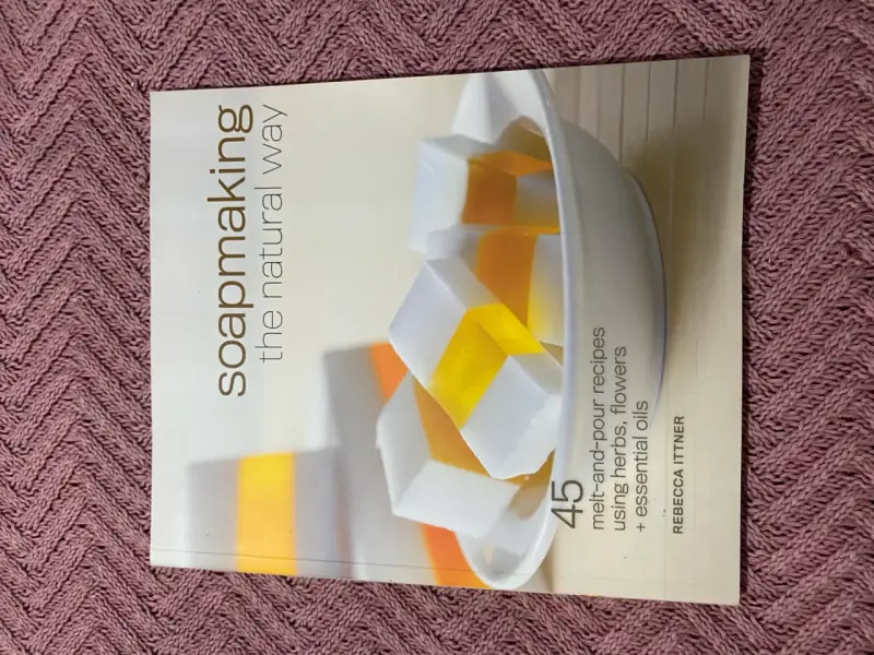 Libro Soapmaking The Natural Way para hacer jabones - 1