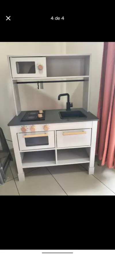 Cocina de juguete infantil de madera - miniatura 1