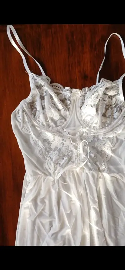 Babydoll blanco de encaje con liguero - miniatura 2