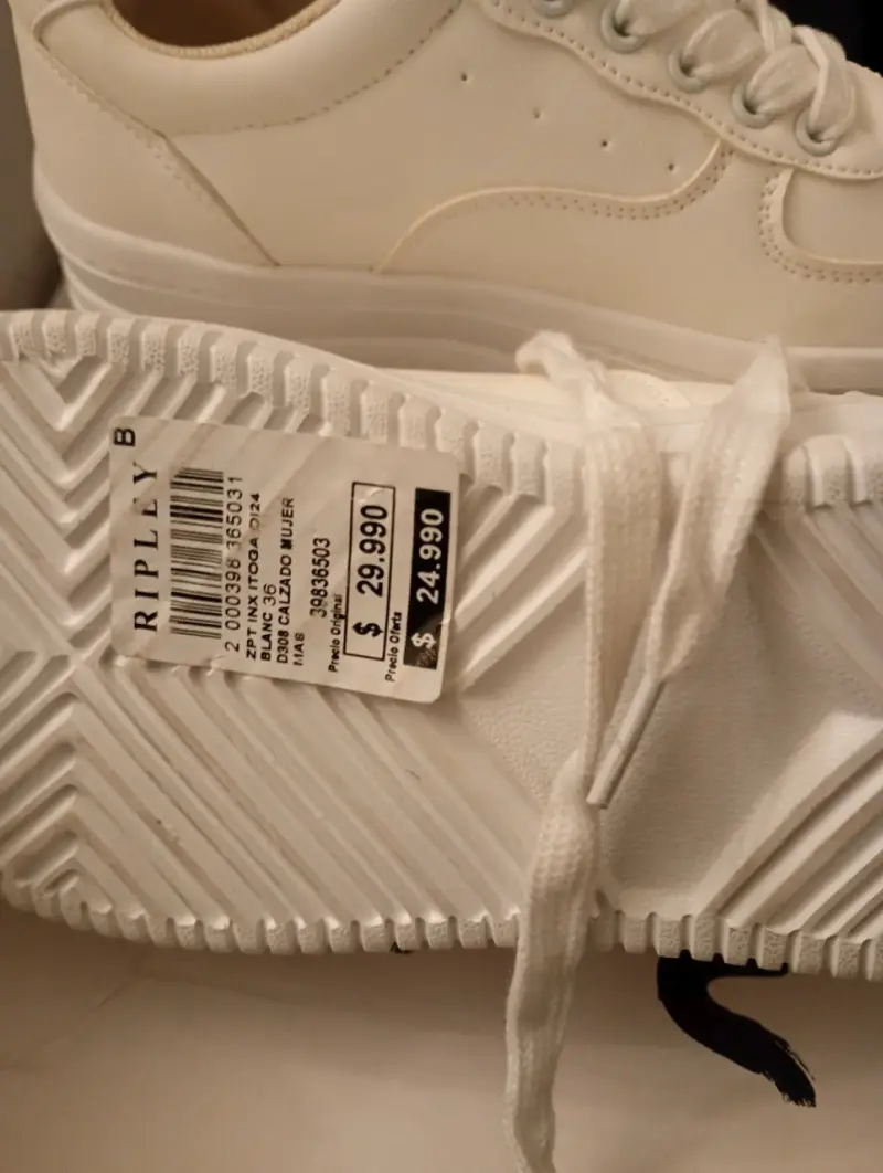Zapatillas blancas de mujer - 1