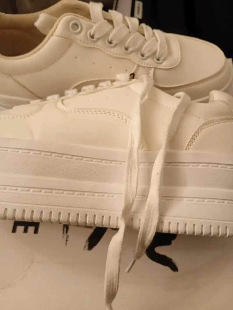Zapatillas blancas de mujer - 4