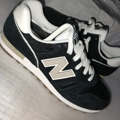 Zapatillas deportivas negras New Balance - miniatura 1