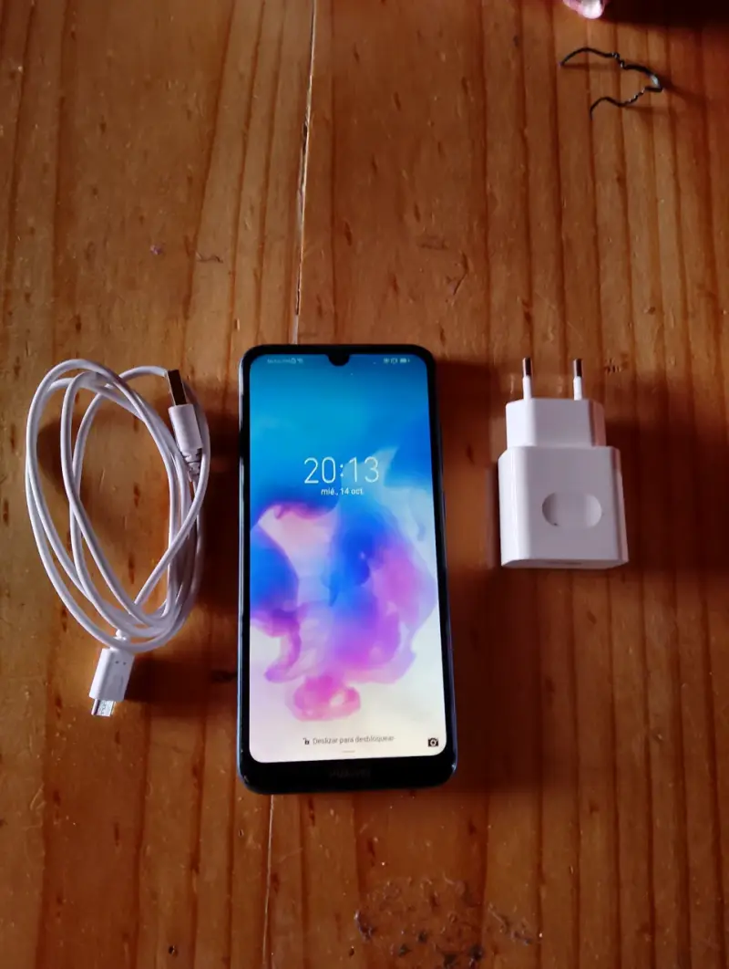 Huawei Y6 2019 con cargador y cable - 1