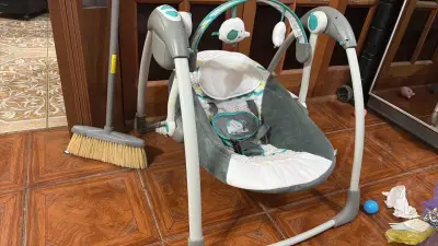 Columpio Mecedor para Bebé con Juguetes - miniatura 2